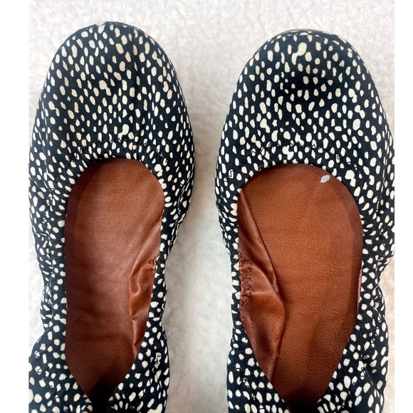 LUCKY BRAND • Black/White Dotted Emmie Ballet Flats - Picture 10 of 14